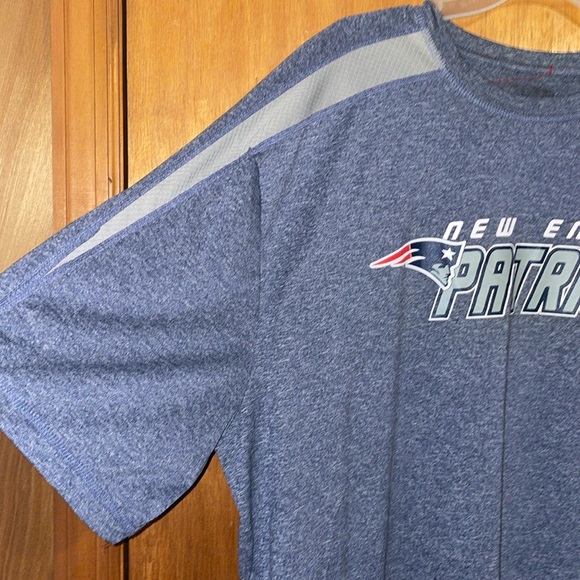 •NFL•BLUE & GRAY NEW ENGLAND PATRIOTS LOGO SHORT SLEEVE SHIRT SIZE 2XL/XXL - Picture 7 of 9